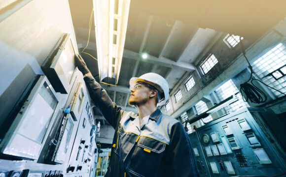 476-500_F_175923042_YeQds69sMCsUIUg1bF8ICVmLgED5SQrq_2